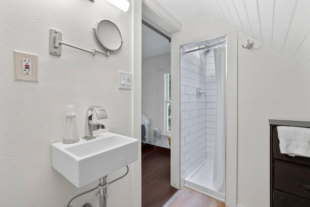 Downtown Napa Hot Tub Retreat - 3 Bed L 2 Bath Villa Exterior photo