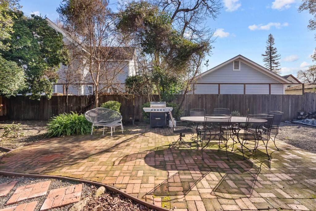 Downtown Napa Hot Tub Retreat - 3 Bed L 2 Bath Villa Exterior photo